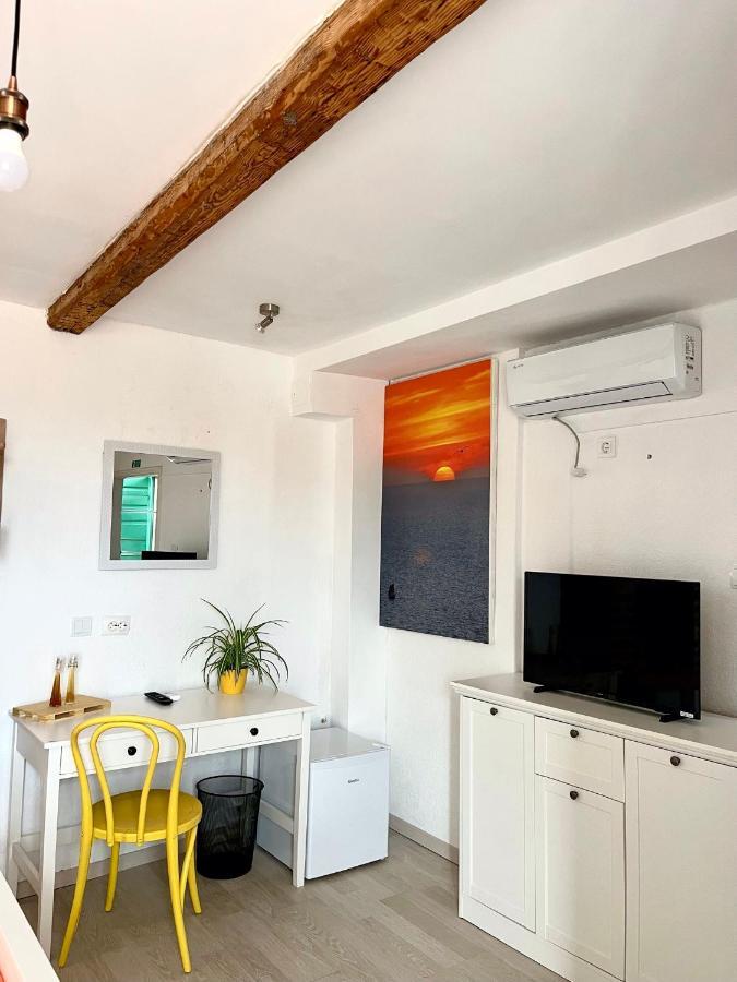 Hotel Val Comeza à Komiža Extérieur photo